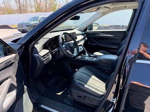 Certified 2023 INFINITI QX60 Luxe w/ Performance Audio Package image 9