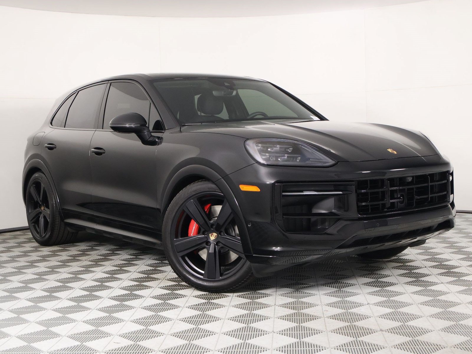 Certified 2025 Porsche Cayenne GTS AWD/4WD image 9