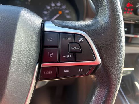 Used 2021 Toyota Sienna LE AWD/4WD image 27