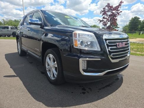 Used 2017 GMC Terrain SLT w/ Open Road Package FWD image 2