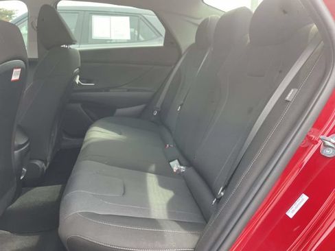 Certified 2026 Hyundai Elantra SE FWD image 10