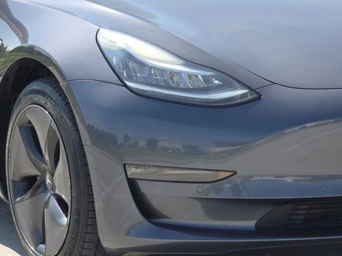 Used 2019 Tesla Model 3 Long Range RWD image 7