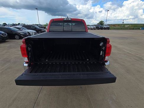 Used 2017 Toyota Tacoma SR5 w/ Tow Package AWD/4WD image 23