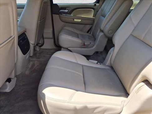 Used 2011 Chevrolet Tahoe LT w/ Luxury Package AWD/4WD image 18