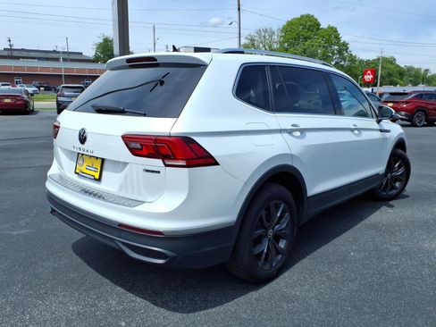 Used 2023 Volkswagen Tiguan SE AWD/4WD image 6