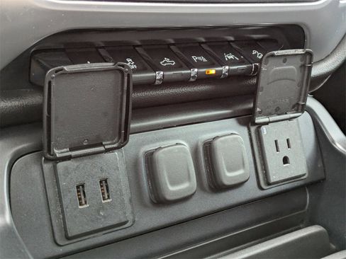 Used 2018 GMC Sierra 1500 SLT image 23