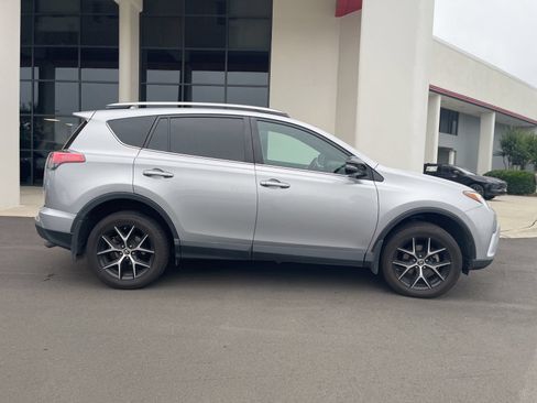 Used 2017 Toyota RAV4 SE AWD/4WD image 11