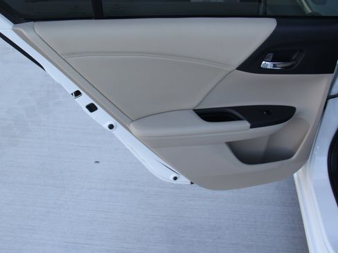 Used 2015 Honda Accord EX-L image 23