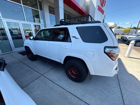 Used 2023 Toyota 4Runner TRD Off-Road Premium w/ Off Road Premium Plus Package AWD/4WD image 8