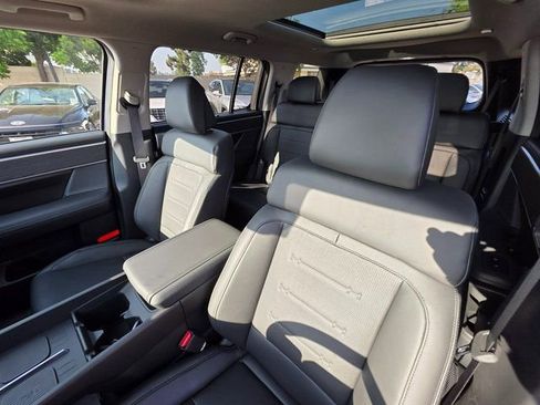 New 2025 Hyundai Santa Fe Limited FWD image 17