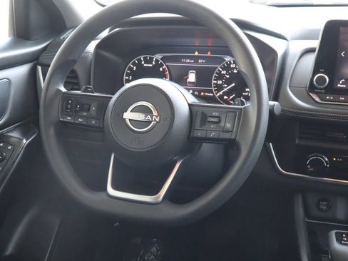 Used 2024 Nissan Rogue S FWD image 28