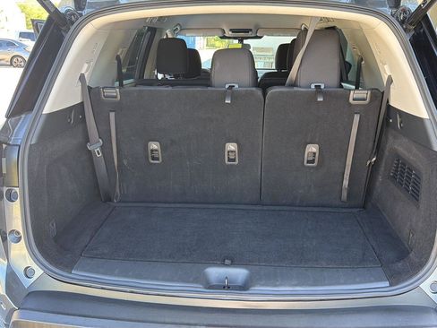 Used 2025 Nissan Pathfinder SV FWD image 34
