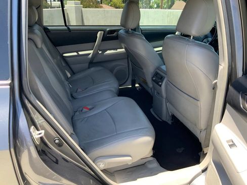 Used 2010 Toyota Highlander SE AWD/4WD image 11