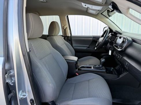 Used 2022 Toyota Tacoma SR w/ SR Convenience Package image 28
