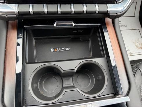Certified 2025 GMC Yukon Denali AWD/4WD image 34
