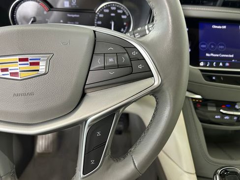 Certified 2024 Cadillac XT5 Premium Luxury w/ LPO, Floor Liner Package image 16