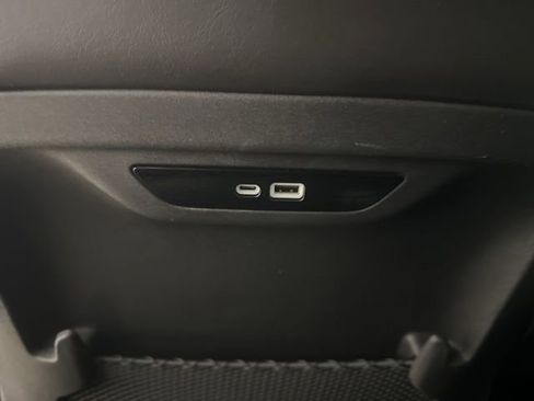 Used 2026 Chrysler Pacifica Select image 31