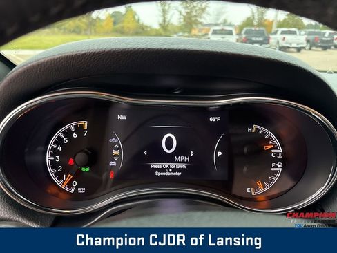Used 2017 Jeep Grand Cherokee Altitude image 24