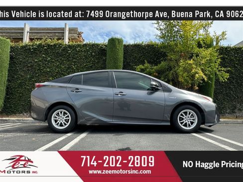 Used 2016 Toyota Prius Two FWD image 6