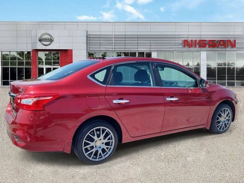 Used 2019 Nissan Sentra SV w/ Special Edition Package FWD image 2