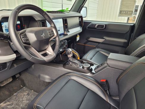Used 2023 Ford Bronco Badlands w/ Sasquatch Package AWD/4WD image 7
