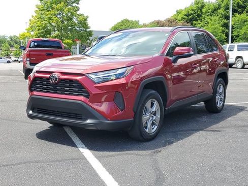 Used 2025 Toyota RAV4 XLE AWD/4WD image 2