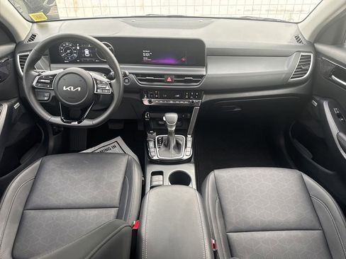 Certified 2024 Kia Seltos SX w/ SX Sunroof Package AWD/4WD image 21