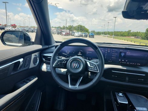 New 2025 Buick Enclave Avenir w/ Super Cruise Package image 12