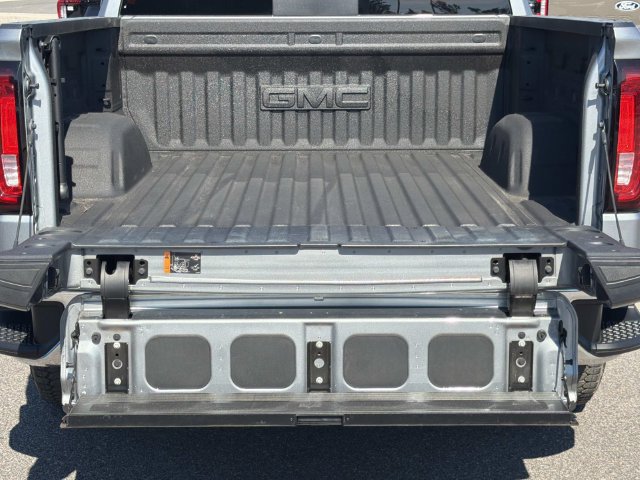 Used 2025 GMC Sierra 1500 SLT w/ SLT Premium Plus Package AWD/4WD image 17