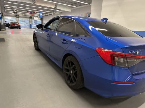 Used 2023 Honda Civic Sport image 10
