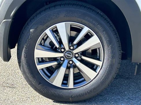 New 2025 Nissan Pathfinder SL w/ Black Appearance Package image 7