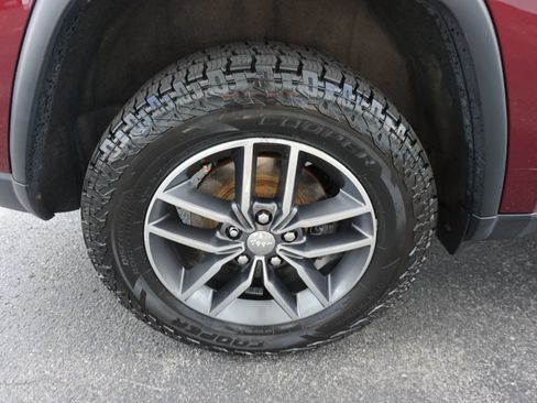 Used 2017 Jeep Grand Cherokee Limited w/ Trailer Tow Group IV AWD/4WD image 40