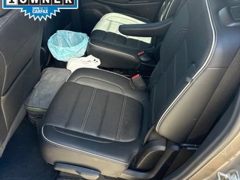 Used 2023 GMC Acadia Denali w/ Denali Ultimate Package AWD/4WD image 11