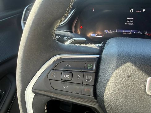 Used 2024 Jeep Grand Cherokee Altitude AWD/4WD image 17