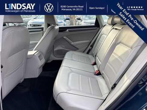 Used 2018 Volkswagen Passat 2.0T R-Line image 11