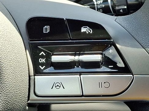 Certified 2024 Hyundai Elantra SEL FWD image 22