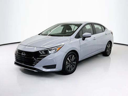 Used 2024 Nissan Versa SV FWD image 3