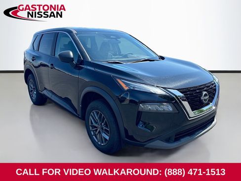 Used 2023 Nissan Rogue S image 1