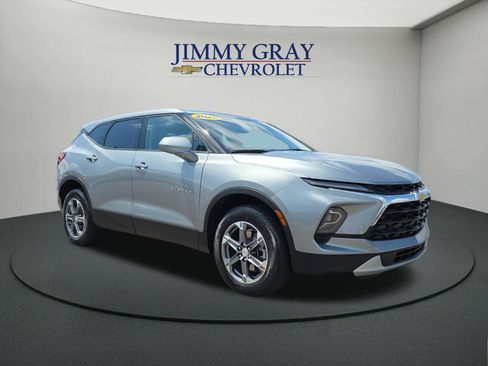 Used 2025 Chevrolet Blazer LT AWD/4WD image 7