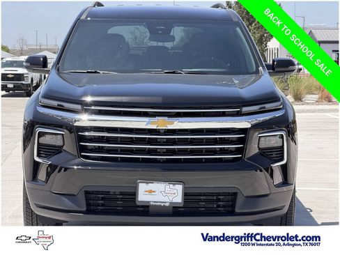 Used 2026 Chevrolet Traverse LT FWD image 7