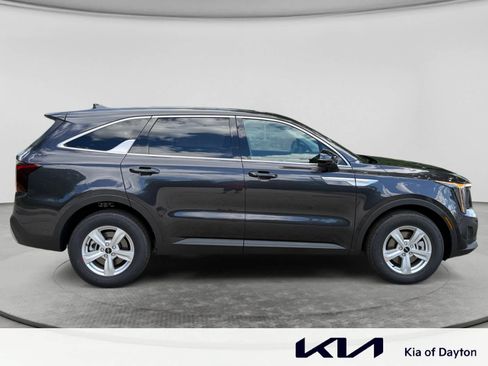 New 2026 Kia Sorento LX FWD image 4