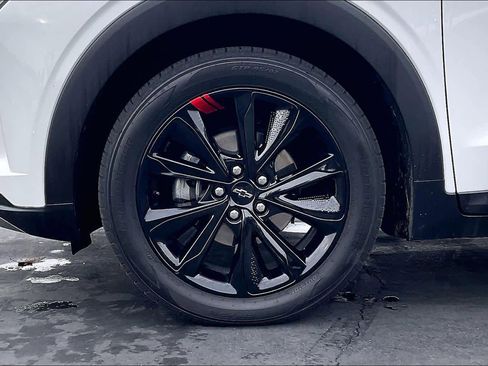 Used 2023 Chevrolet Bolt EUV LT w/ Convenience Package image 12