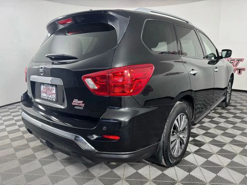 Used 2019 Nissan Pathfinder S image 26