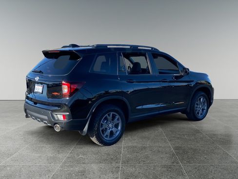 Used 2025 Honda Passport TrailSport image 5