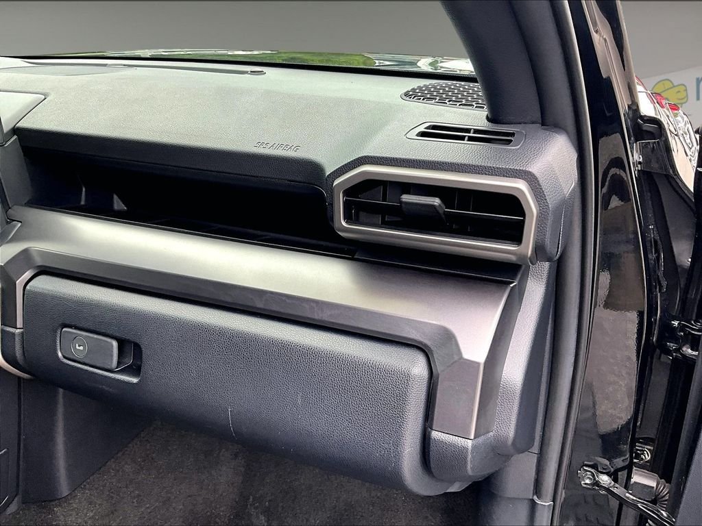 Used 2025 Toyota 4Runner SR5 AWD/4WD image 13