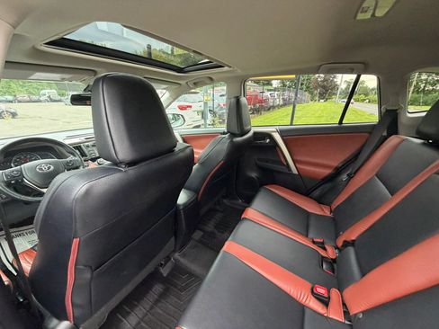 Used 2015 Toyota RAV4 Limited w/ Technology Package AWD/4WD image 18