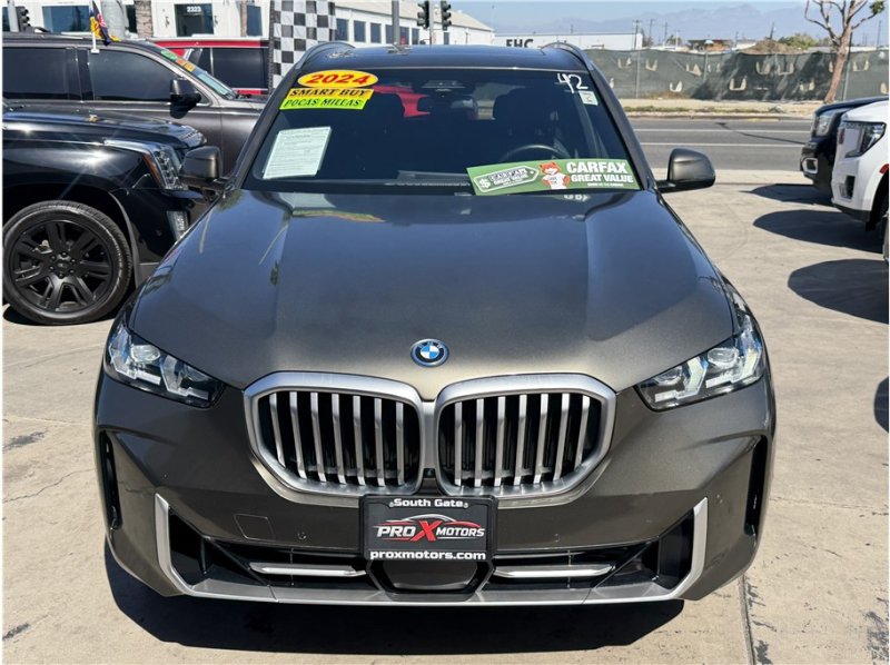 Used 2024 BMW X5 xDrive50e w/ Premium Package AWD/4WD image 9
