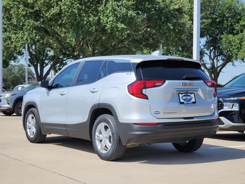 Used 2021 GMC Terrain SLE FWD image 4