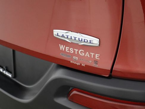 Used 2015 Jeep Cherokee Latitude w/ Comfort/Convenience Group FWD image 36