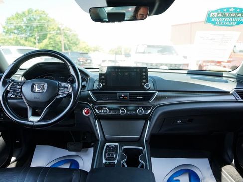 Used 2019 Honda Accord Touring image 9
